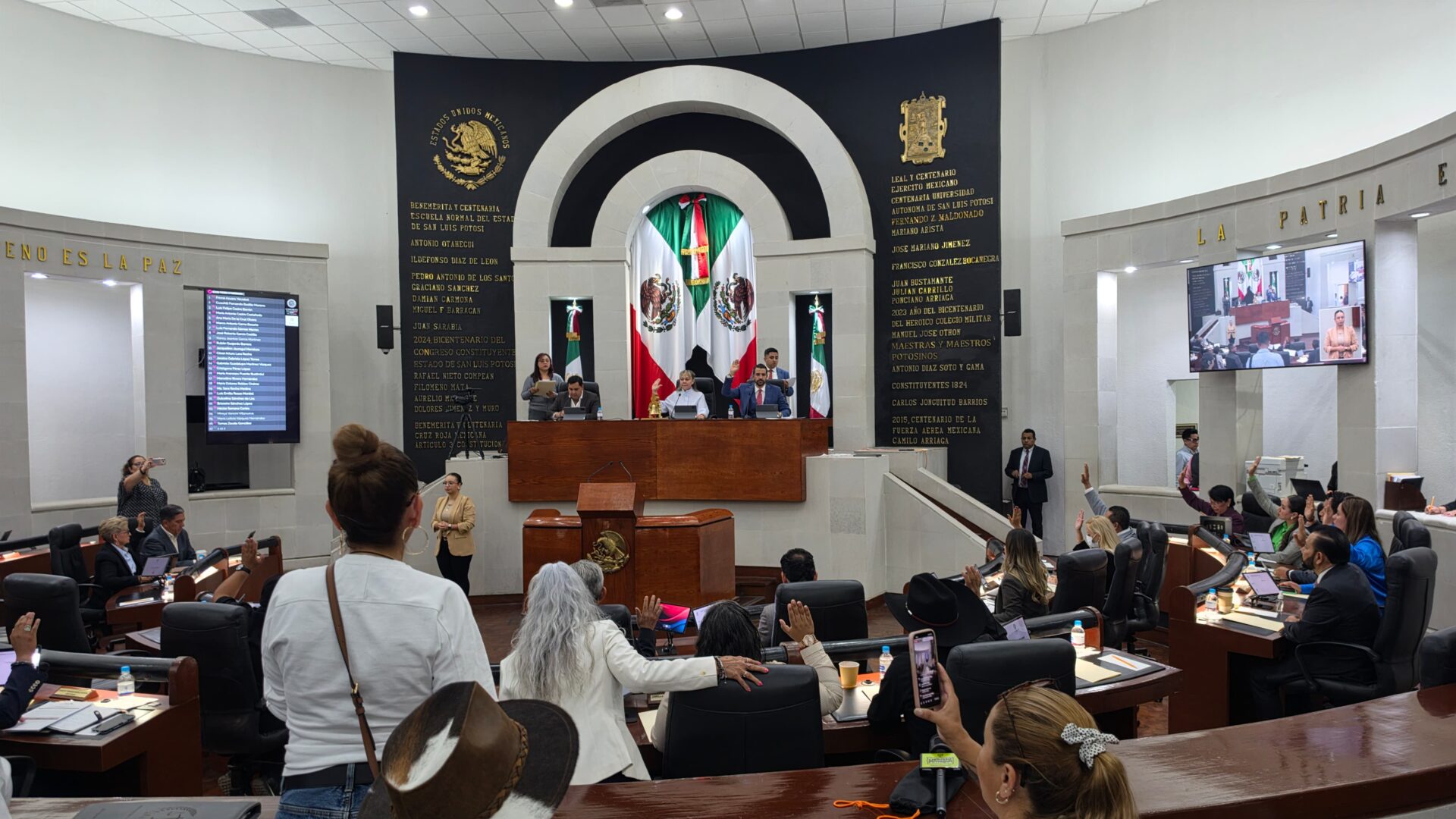 #CongresodelEstadoSLP #CongresodelEstadoSanLuisPotosí#CongresodelEstadodeSLP #CongresodelEstadodeSanLuisPotosí Congreso del Estado de SLP Congreso del Estado de San Luis Potosí #HéctorSerrano Héctor Serrano #Serrano Serrano